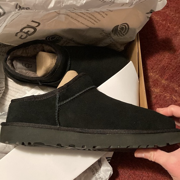 UGG Classic Slipper - Picture 3 of 4